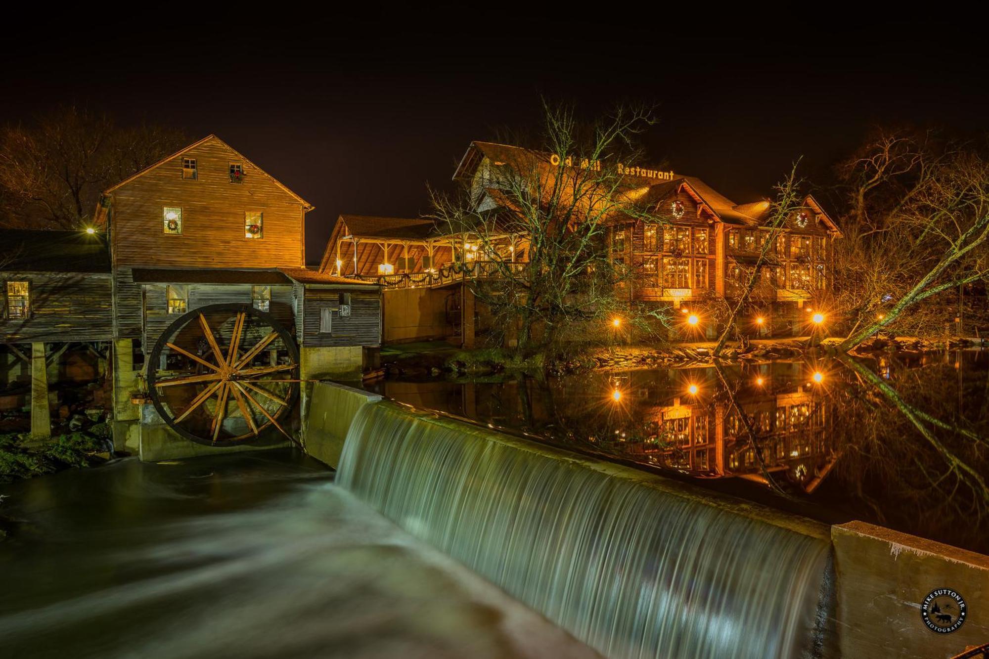 Epic Mountain Views, Hot Tub, Game Room, Sleeps 10 Sevierville Exteriér fotografie