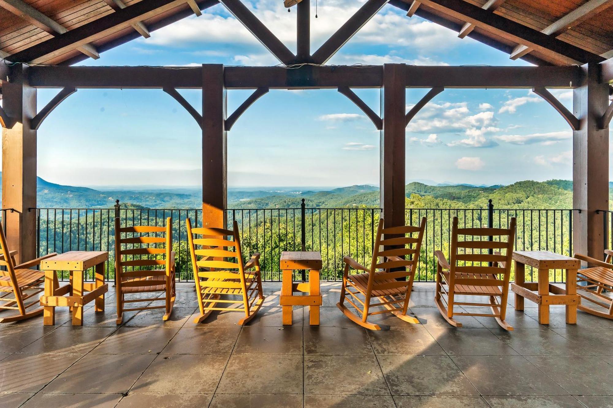 Epic Mountain Views, Hot Tub, Game Room, Sleeps 10 Sevierville Exteriér fotografie