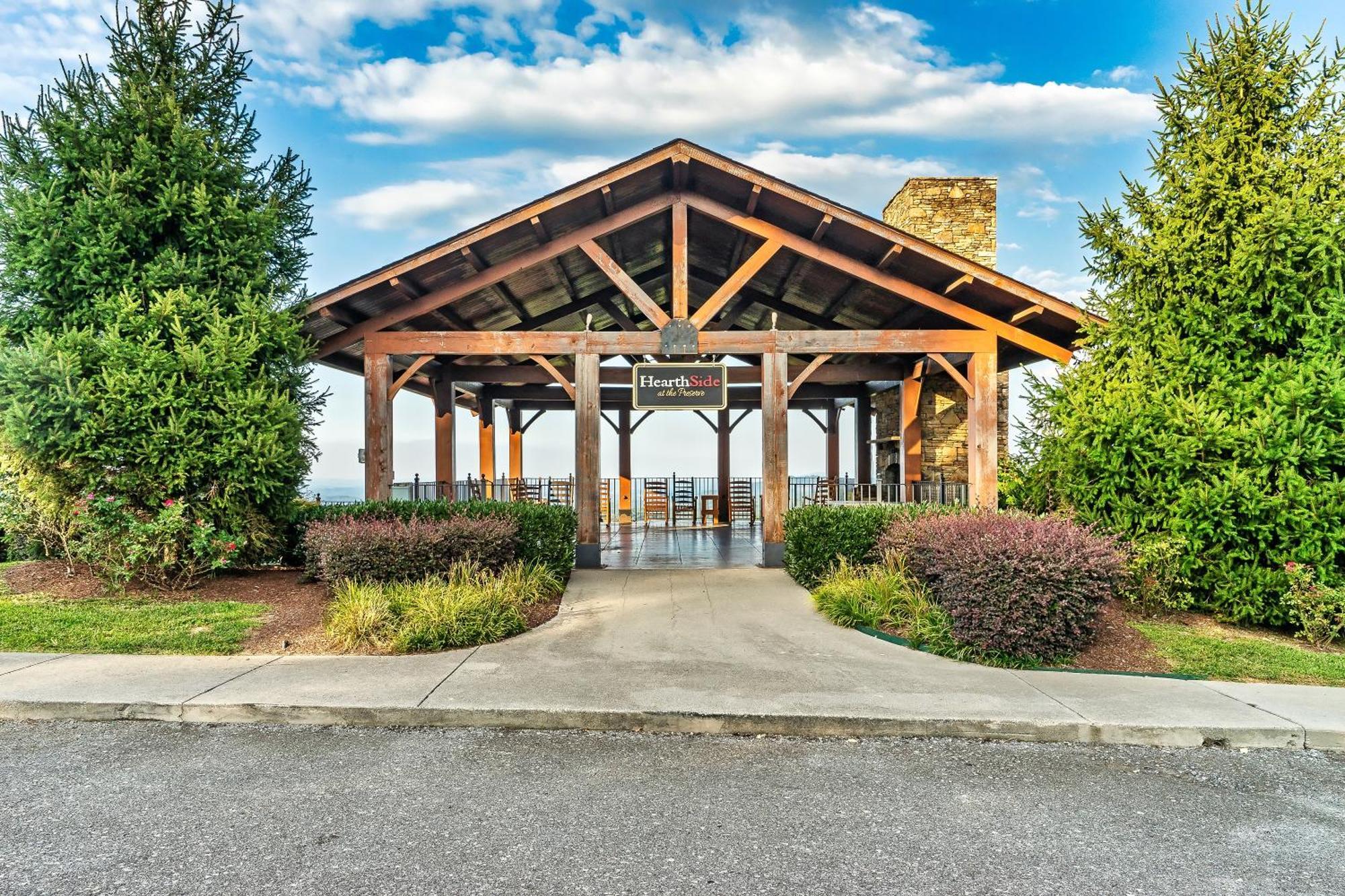 Epic Mountain Views, Hot Tub, Game Room, Sleeps 10 Sevierville Exteriér fotografie