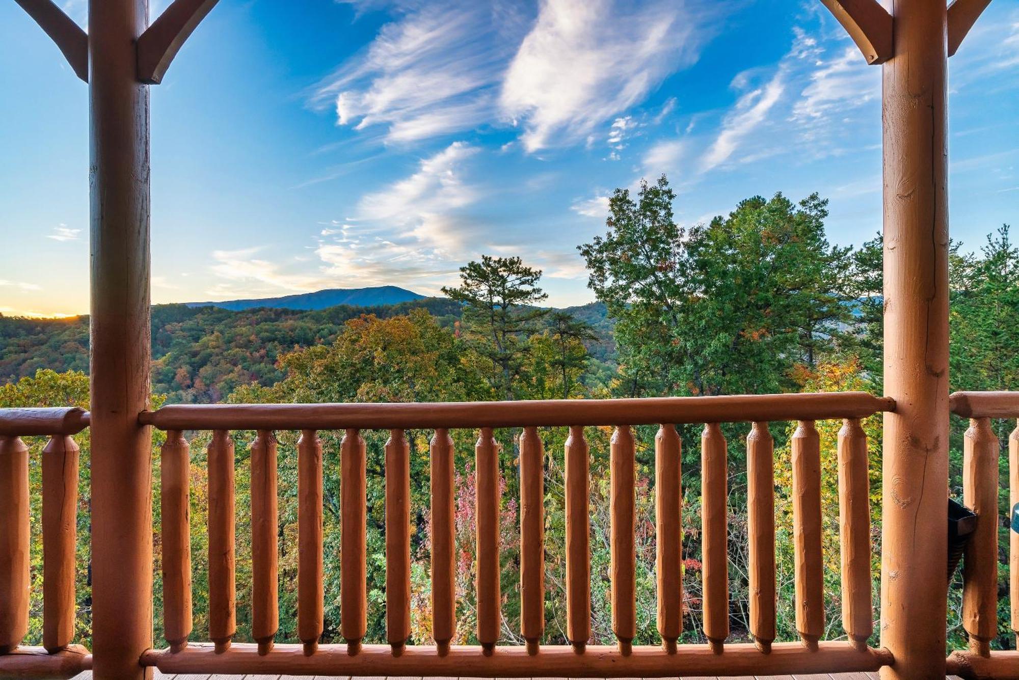 Epic Mountain Views, Hot Tub, Game Room, Sleeps 10 Sevierville Exteriér fotografie